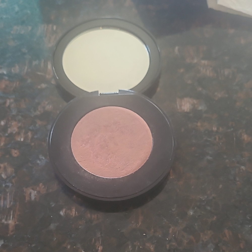 Saie Mauveglow Highlighting Blush.never Used